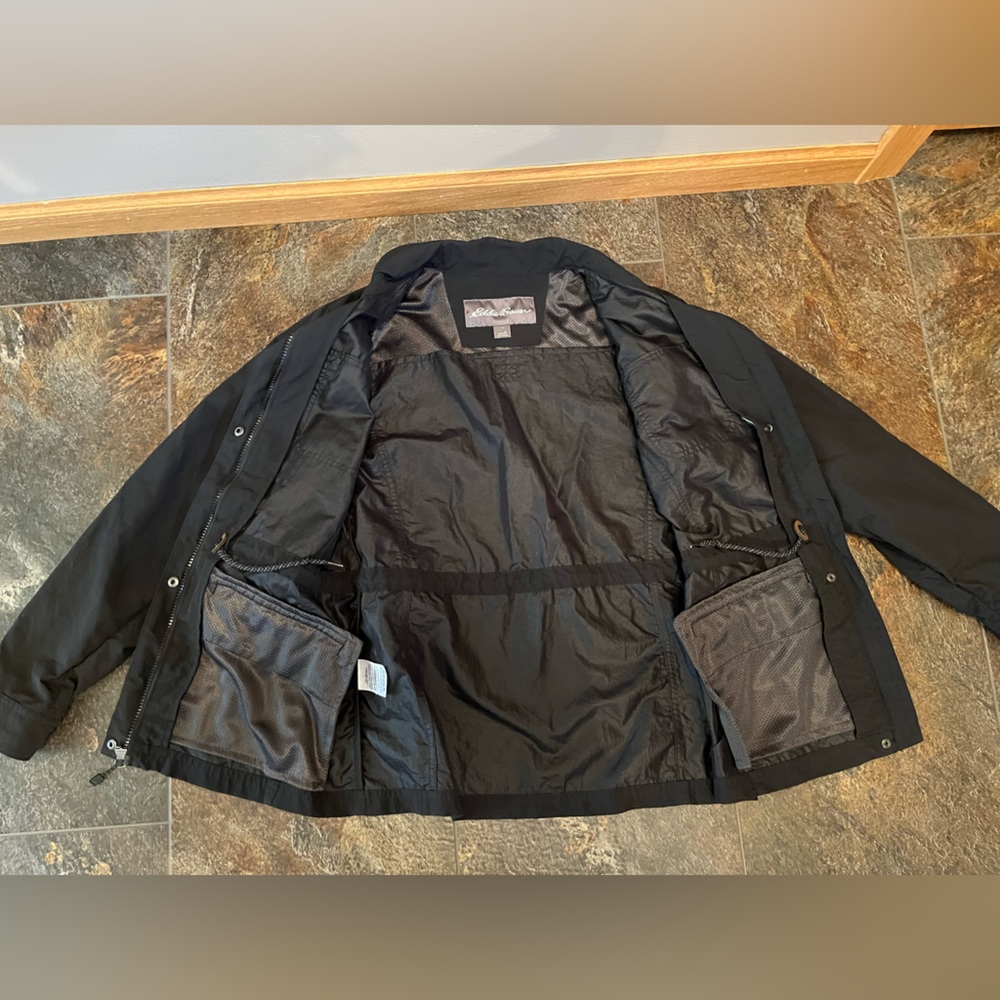 Women’s Eddie Bauer black utility active hiking casual jacket. Size small - Picture 4 of 8